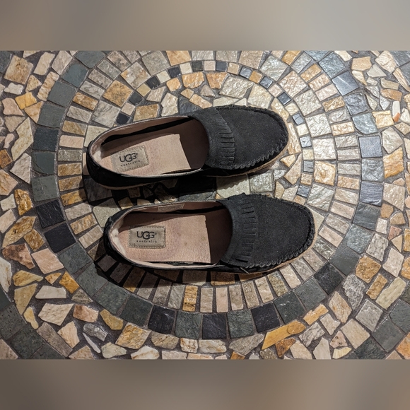 Ugg Australia Marrah Black Leather Moccasins - Picture 1 of 5